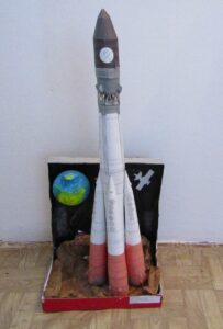 Модель космического корабля "Восток" из бумаги